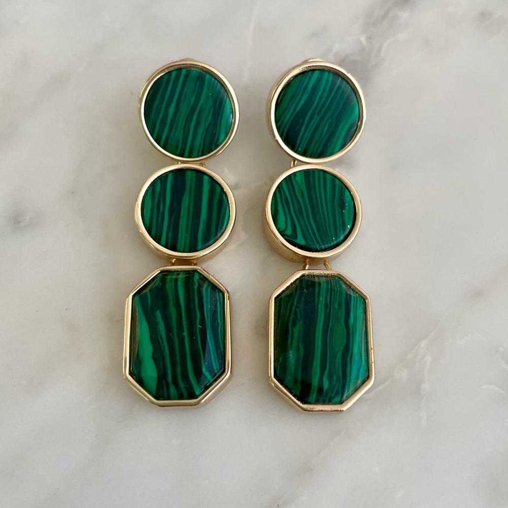 Elegant Emerald Green and Gold Drop Earrings